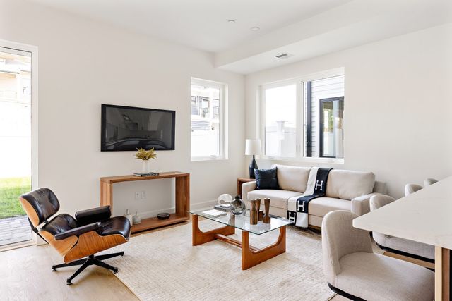28A Swan Avenue 1, Boston, MA 02128