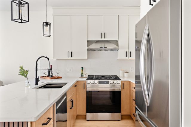 28A Swan Avenue 1, Boston, MA 02128