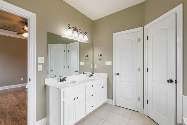 10139 Autumn Ct, Denham Springs, LA 70726