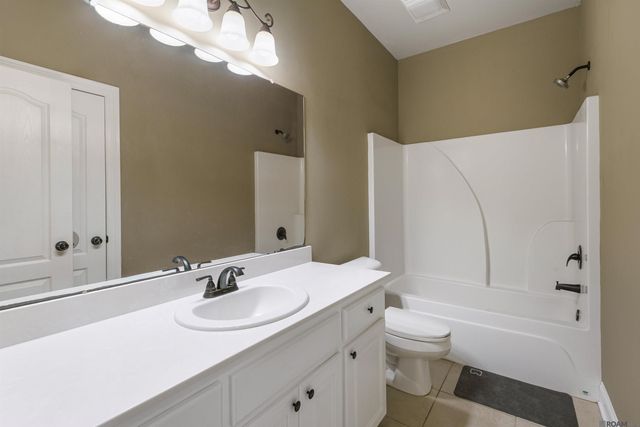 10139 Autumn Ct, Denham Springs, LA 70726