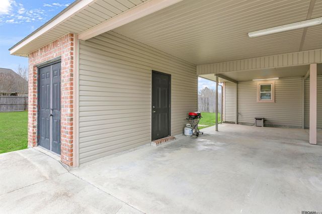 10139 Autumn Ct, Denham Springs, LA 70726