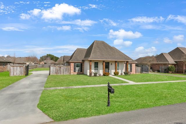 10139 Autumn Ct, Denham Springs, LA 70726