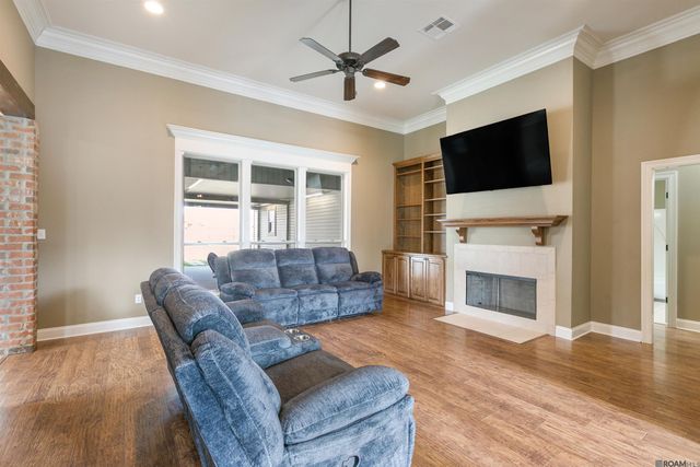 10139 Autumn Ct, Denham Springs, LA 70726