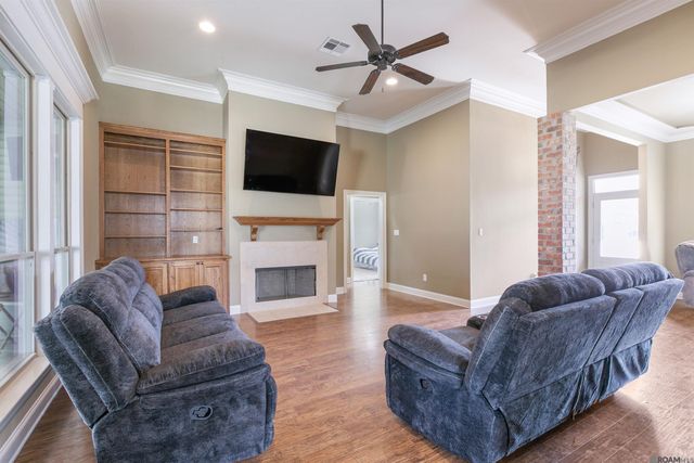 10139 Autumn Ct, Denham Springs, LA 70726