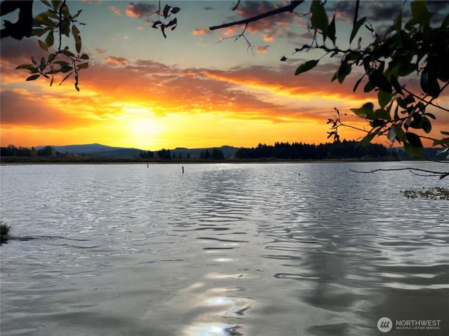 300 Kerr Road, Silverlake, WA 98645