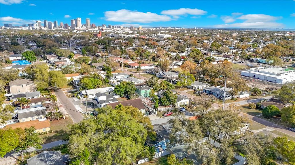 Image 2 of property listing at 3002 W ARCH STREET, Tampa, FL 33607