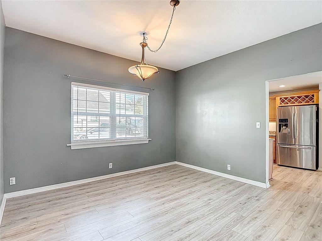 Image 14 of property listing at 3002 W ARCH STREET, Tampa, FL 33607