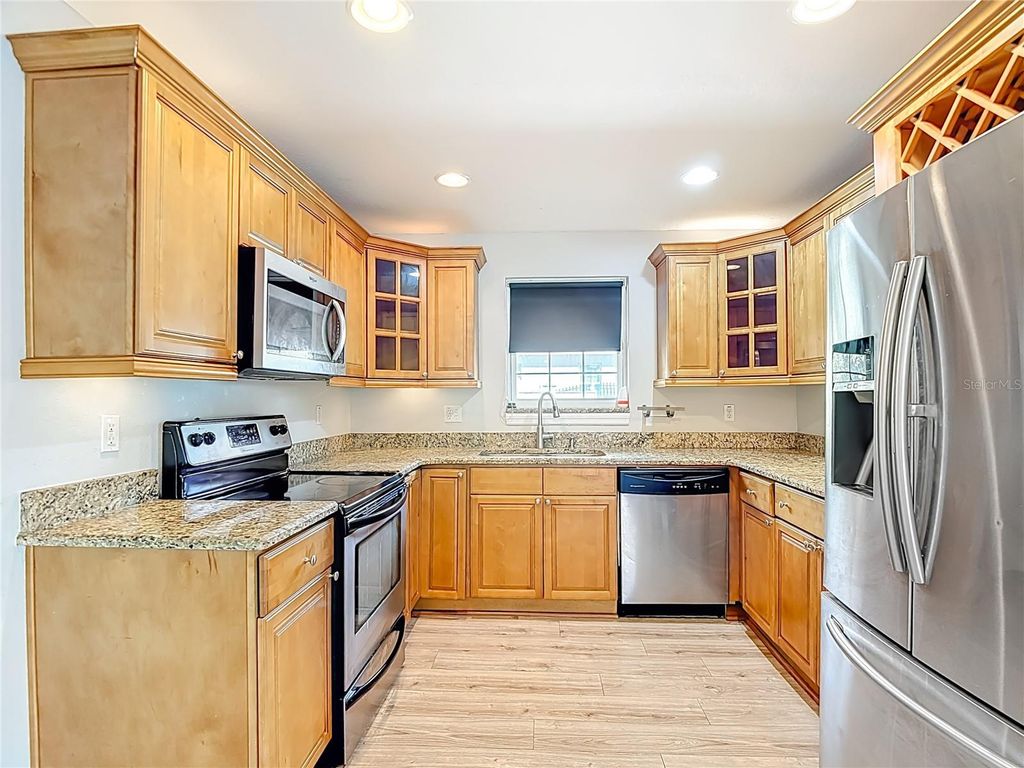 Image 19 of property listing at 3002 W ARCH STREET, Tampa, FL 33607
