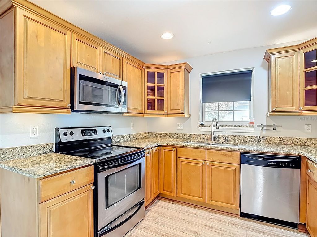 Image 20 of property listing at 3002 W ARCH STREET, Tampa, FL 33607