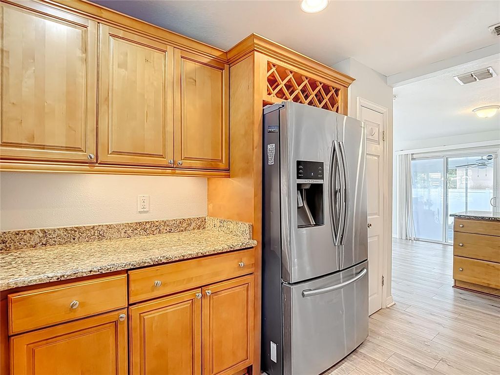 Image 22 of property listing at 3002 W ARCH STREET, Tampa, FL 33607