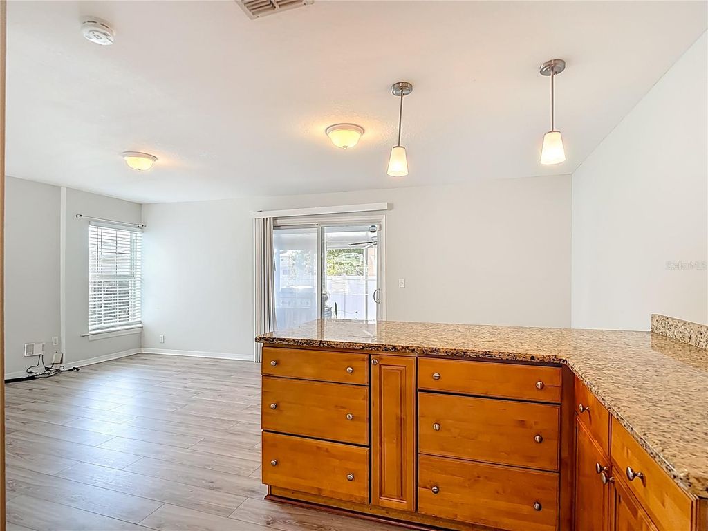 Image 23 of property listing at 3002 W ARCH STREET, Tampa, FL 33607