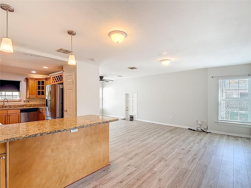 Image 25 of property listing at 3002 W ARCH STREET, Tampa, FL 33607