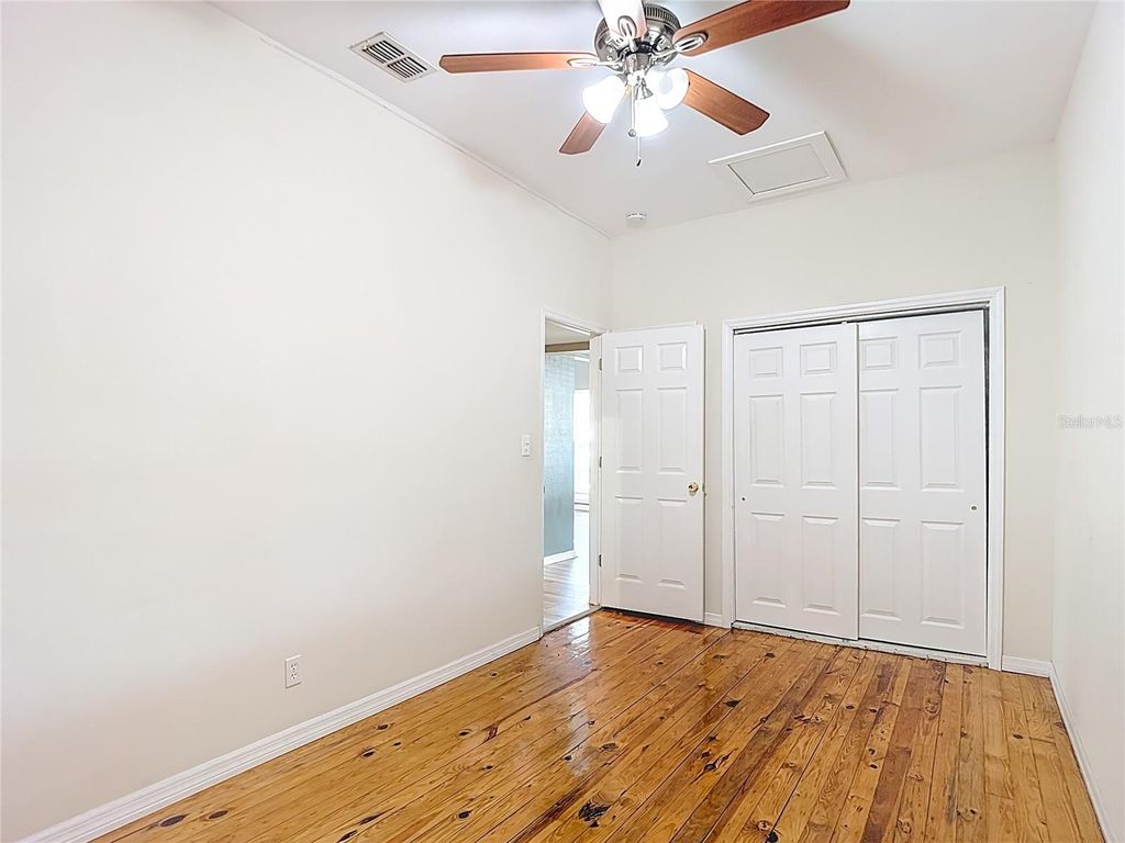 Image 32 of property listing at 3002 W ARCH STREET, Tampa, FL 33607