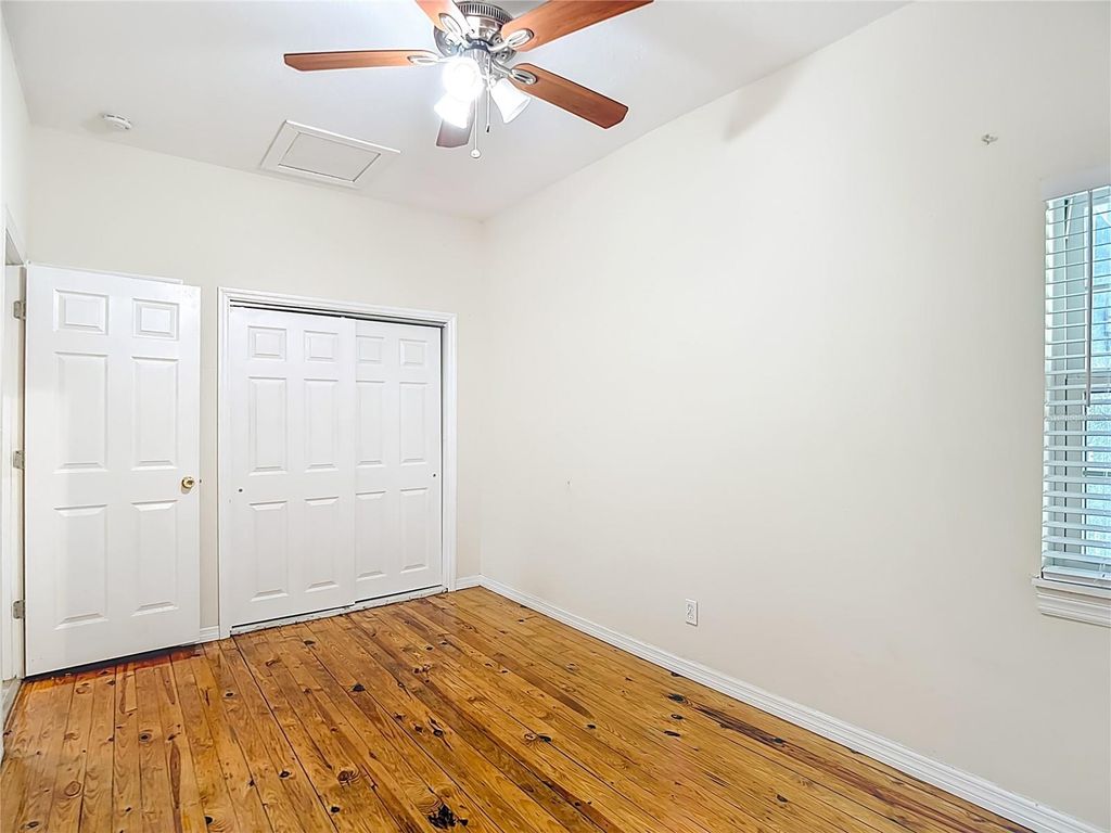 Image 33 of property listing at 3002 W ARCH STREET, Tampa, FL 33607