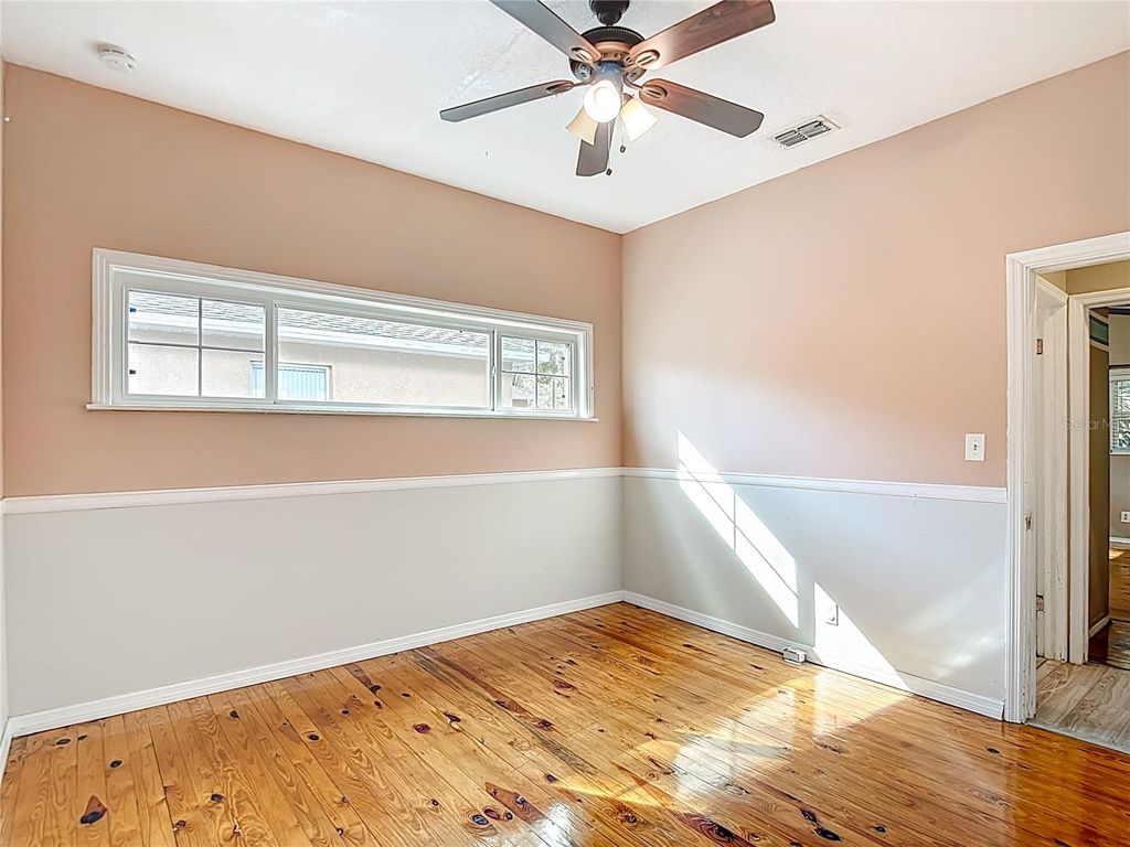 Image 35 of property listing at 3002 W ARCH STREET, Tampa, FL 33607