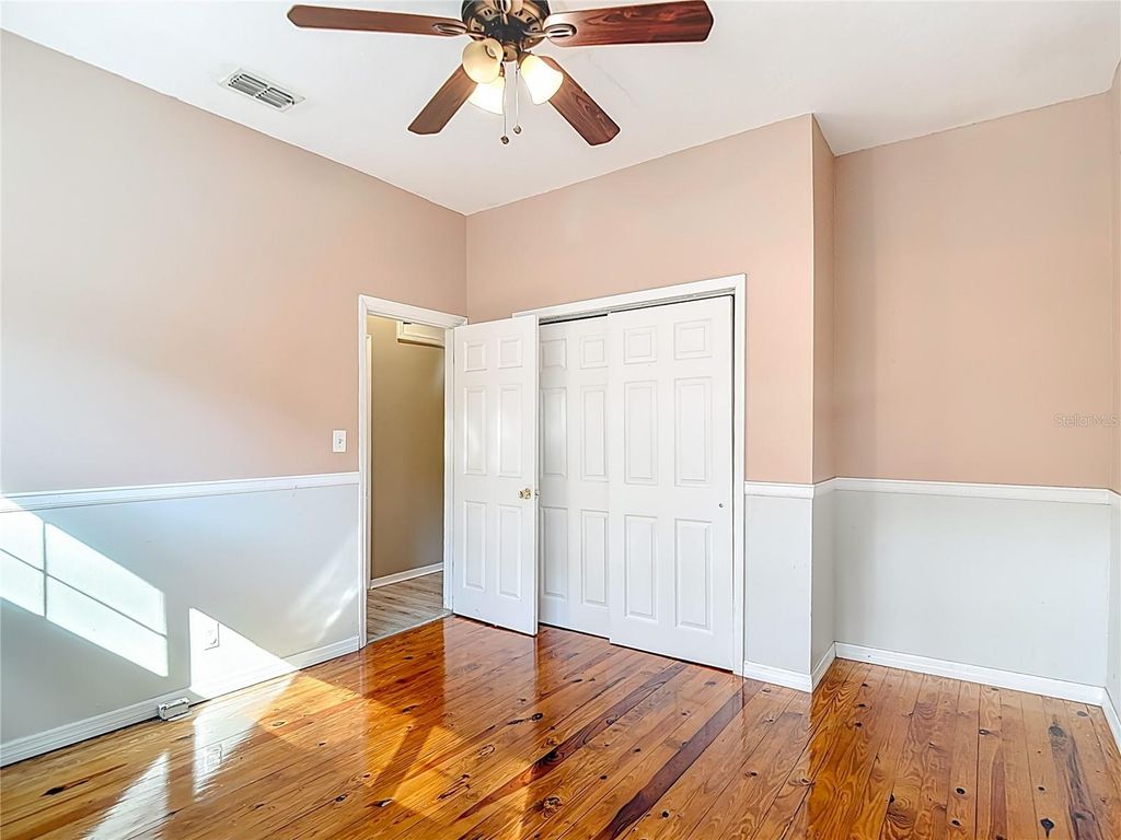 Image 36 of property listing at 3002 W ARCH STREET, Tampa, FL 33607