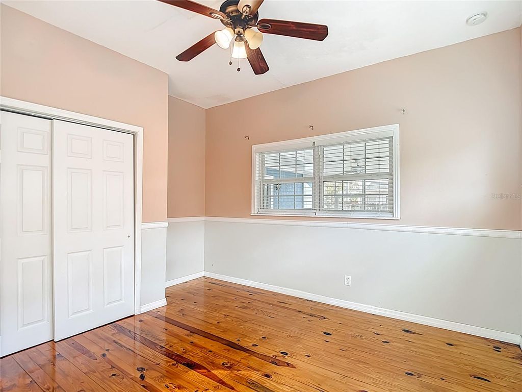 Image 37 of property listing at 3002 W ARCH STREET, Tampa, FL 33607