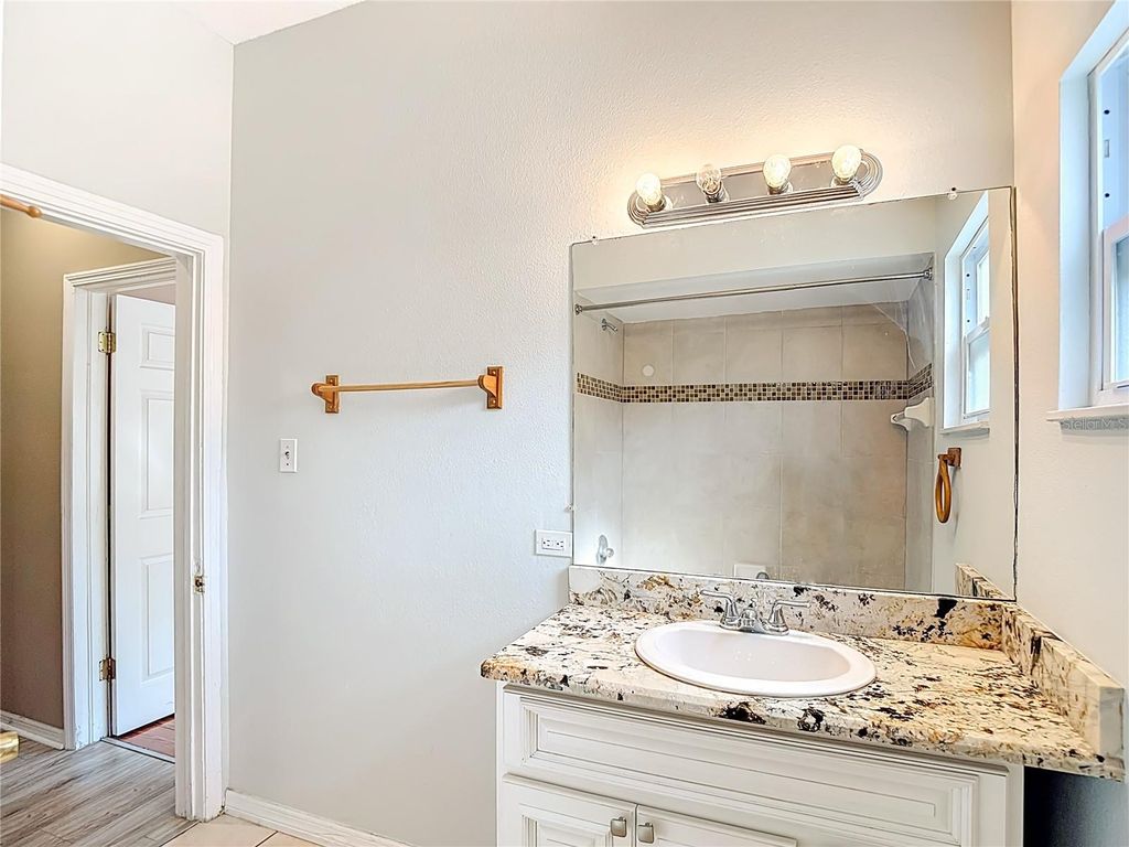 Image 39 of property listing at 3002 W ARCH STREET, Tampa, FL 33607