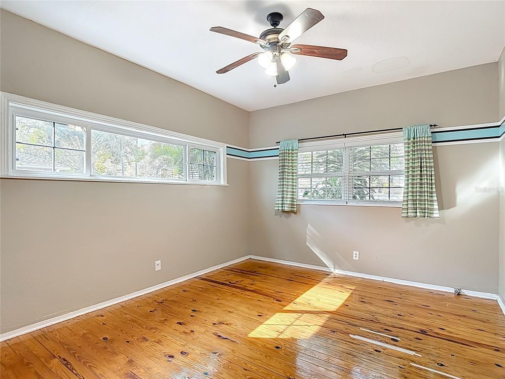 Image 40 of property listing at 3002 W ARCH STREET, Tampa, FL 33607