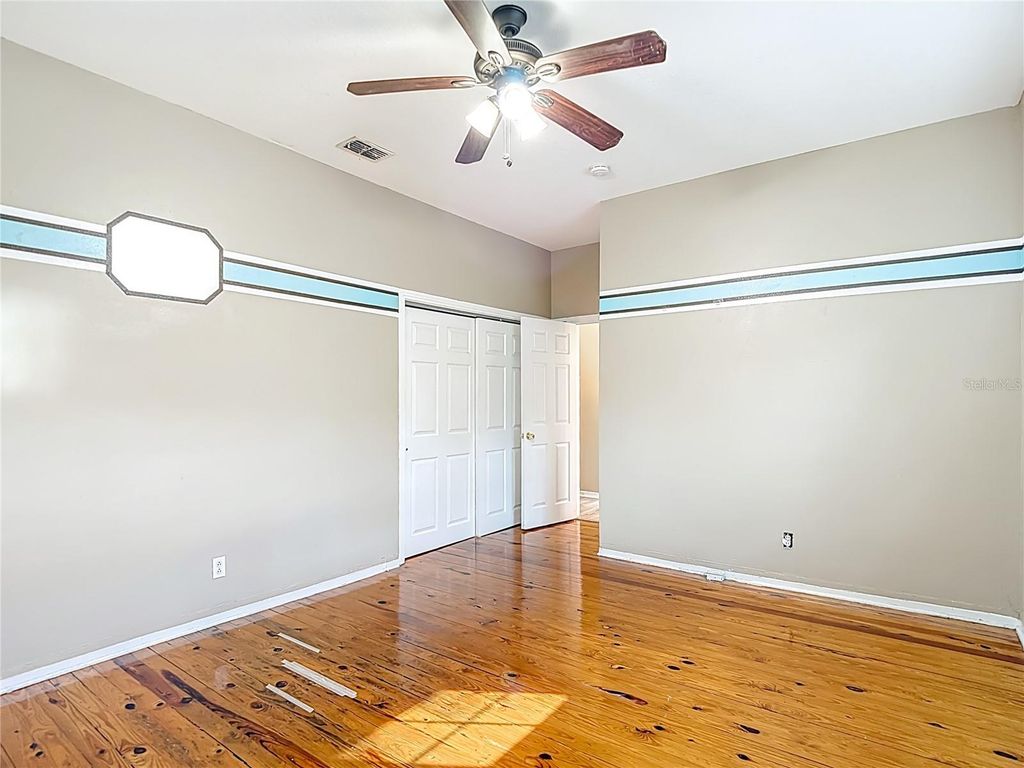 Image 42 of property listing at 3002 W ARCH STREET, Tampa, FL 33607