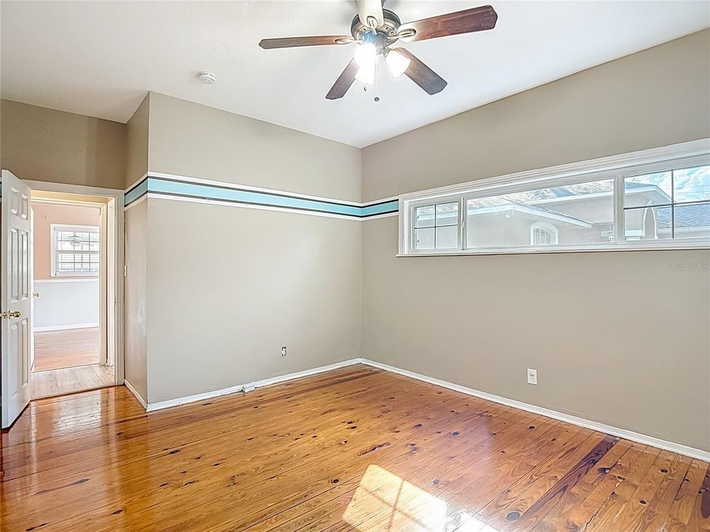 Image 43 of property listing at 3002 W ARCH STREET, Tampa, FL 33607