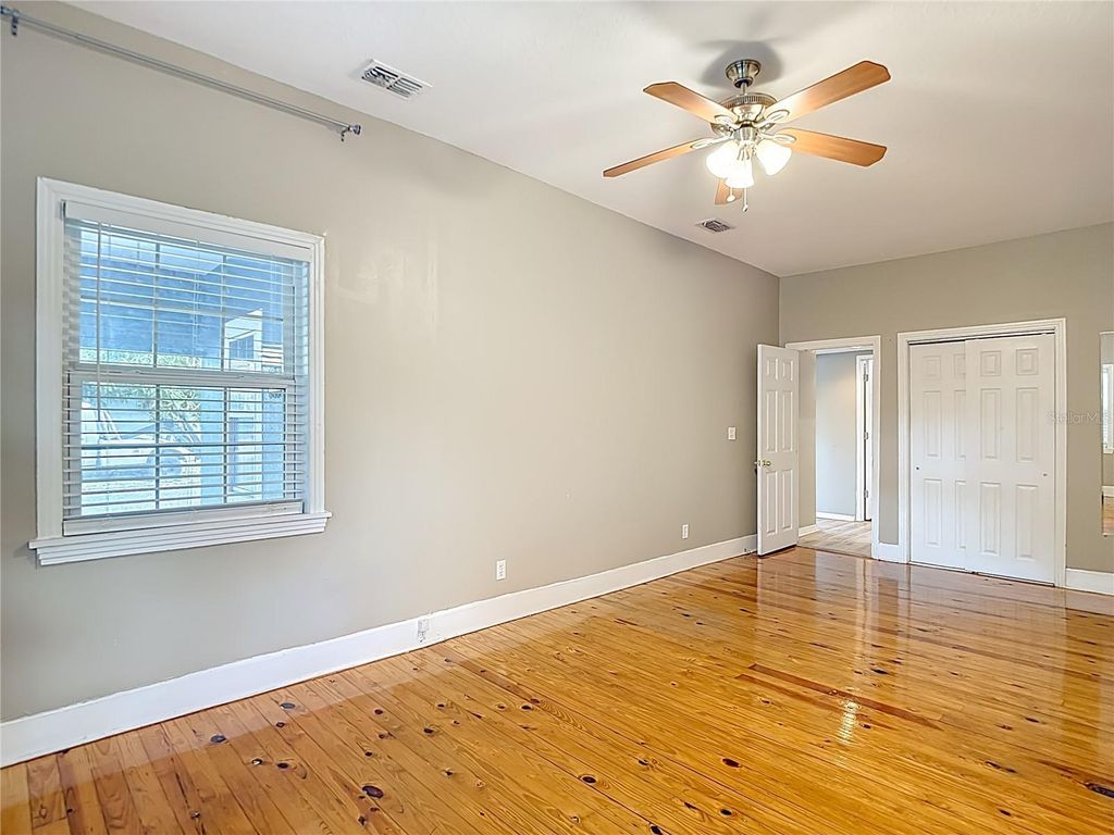 Image 46 of property listing at 3002 W ARCH STREET, Tampa, FL 33607