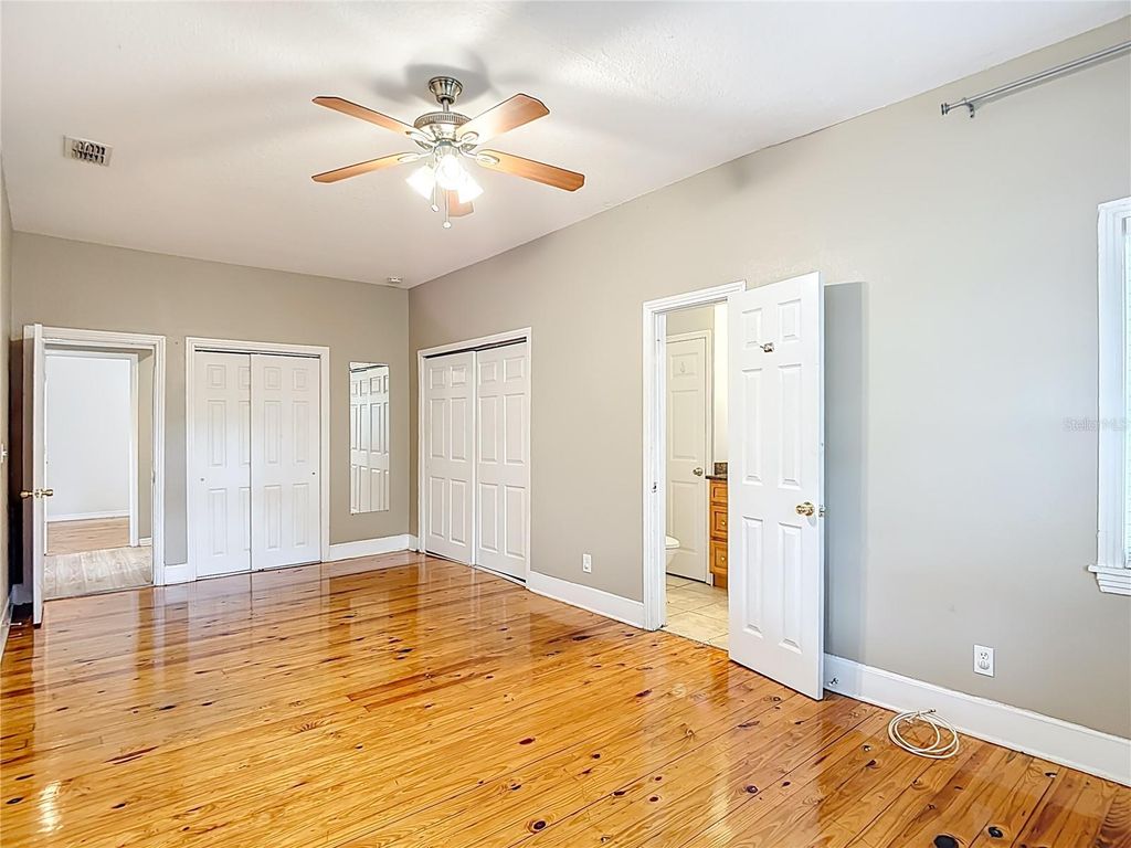 Image 47 of property listing at 3002 W ARCH STREET, Tampa, FL 33607