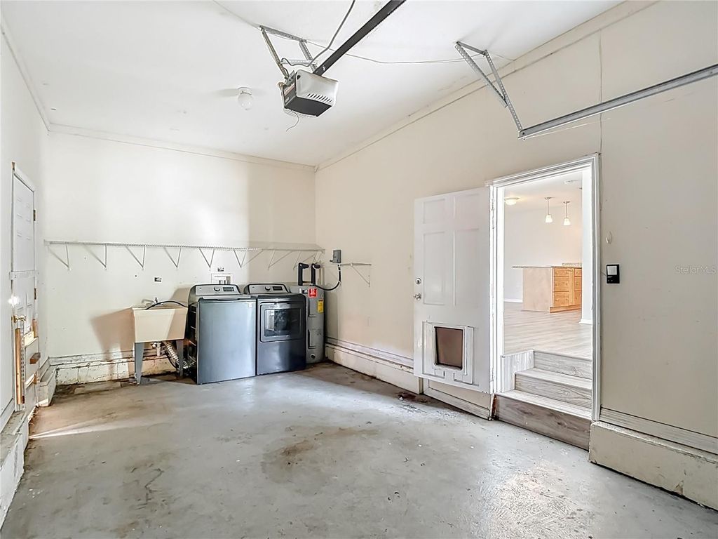 Image 51 of property listing at 3002 W ARCH STREET, Tampa, FL 33607