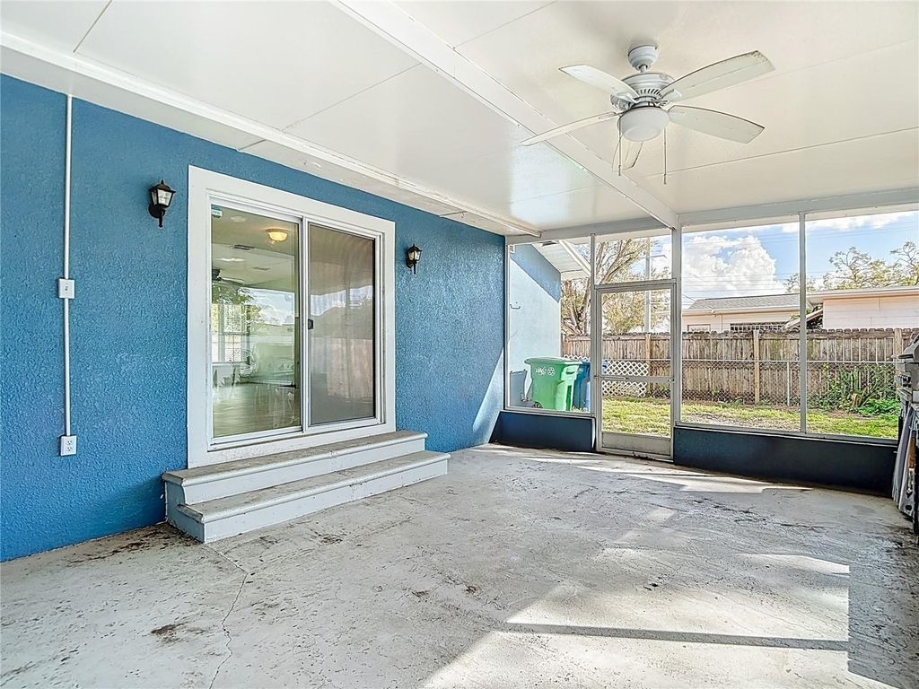 Image 54 of property listing at 3002 W ARCH STREET, Tampa, FL 33607
