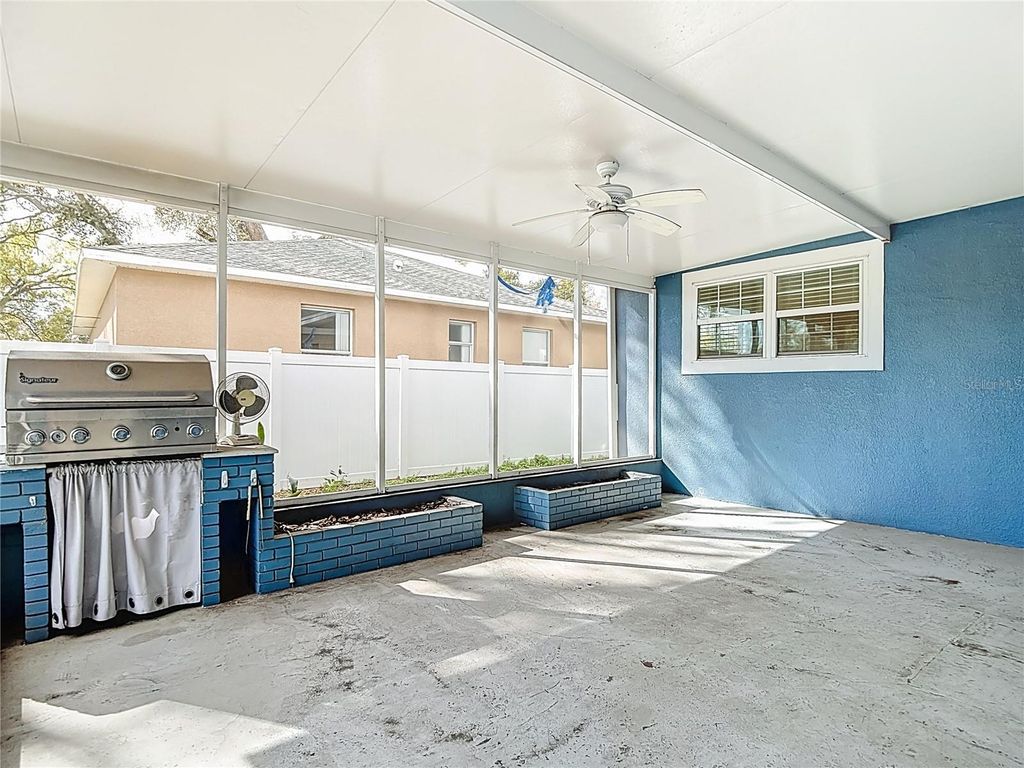 Image 56 of property listing at 3002 W ARCH STREET, Tampa, FL 33607