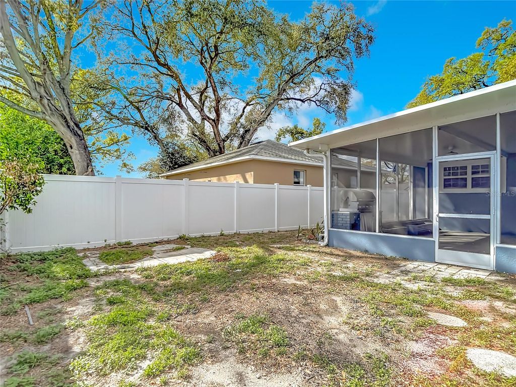 Image 58 of property listing at 3002 W ARCH STREET, Tampa, FL 33607