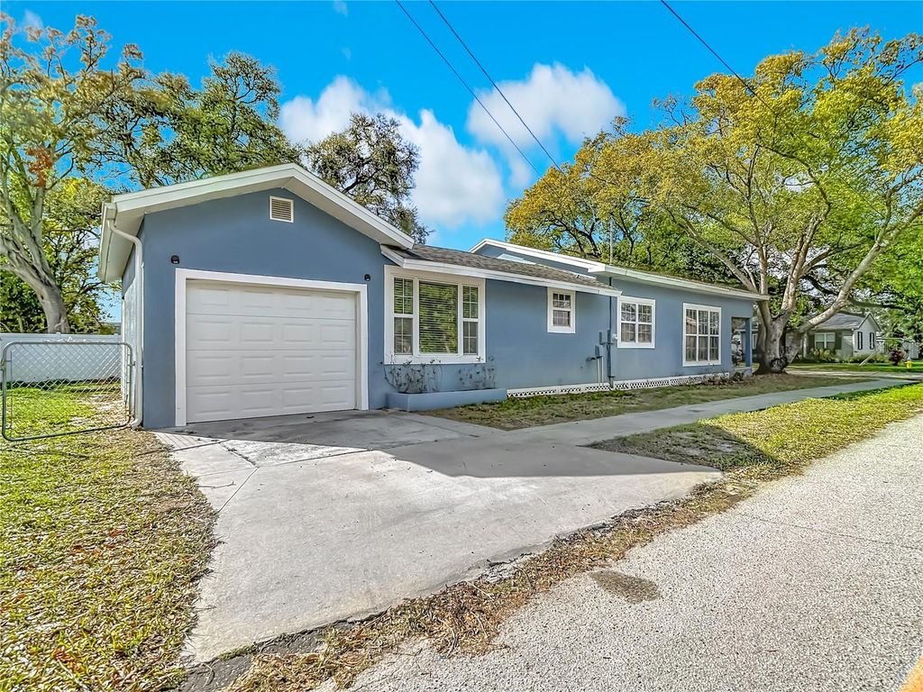 Image 60 of property listing at 3002 W ARCH STREET, Tampa, FL 33607