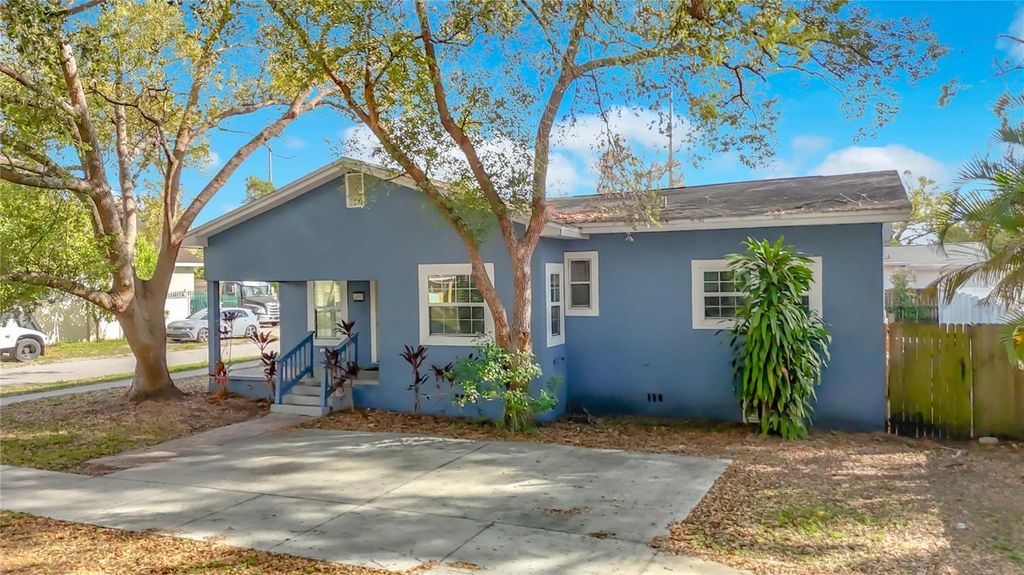 Image 7 of property listing at 3002 W ARCH STREET, Tampa, FL 33607