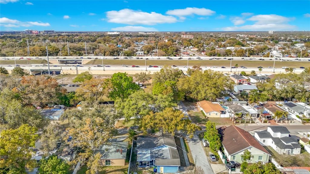 Image 67 of property listing at 3002 W ARCH STREET, Tampa, FL 33607