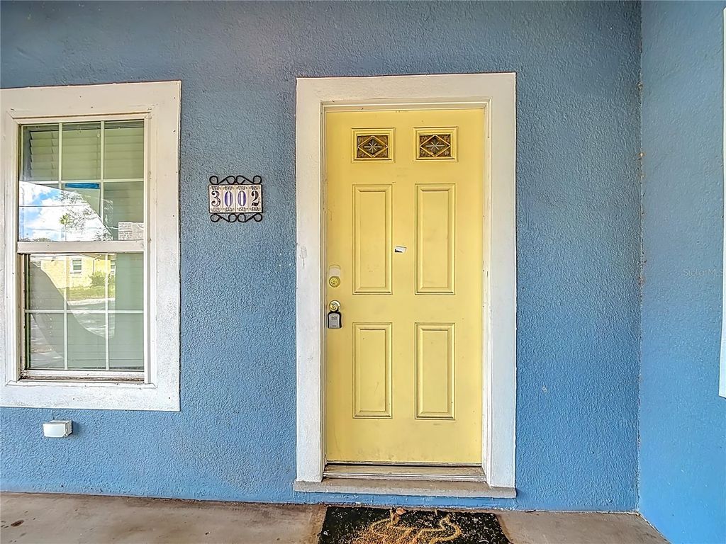 Image 9 of property listing at 3002 W ARCH STREET, Tampa, FL 33607
