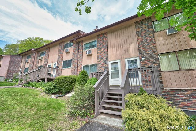 228 Oakville Avenue D, Waterbury, CT 06708