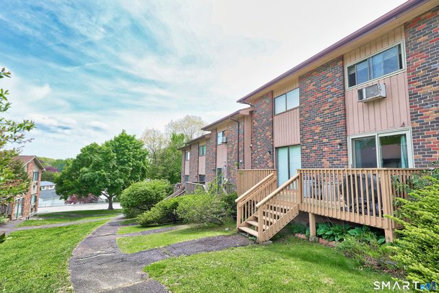 228 Oakville Avenue D, Waterbury, CT 06708