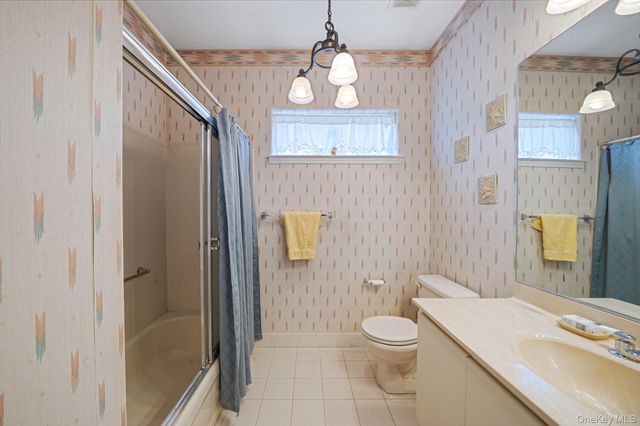 515 Leisure Drive, Ridge, NY 11961