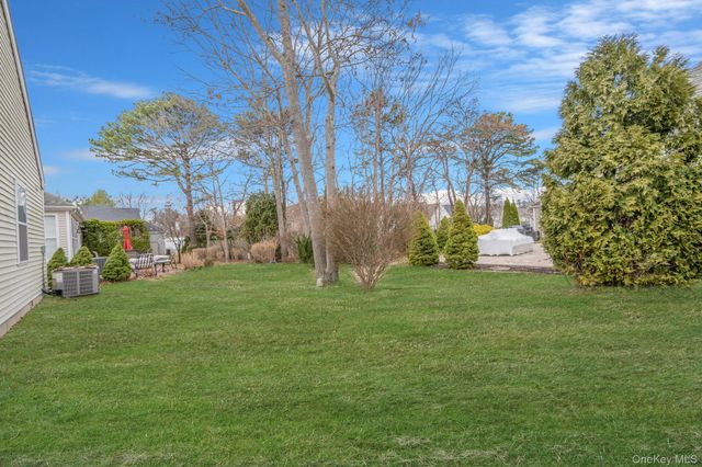 515 Leisure Drive, Ridge, NY 11961