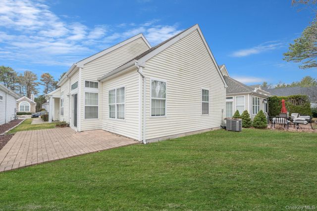 515 Leisure Drive, Ridge, NY 11961