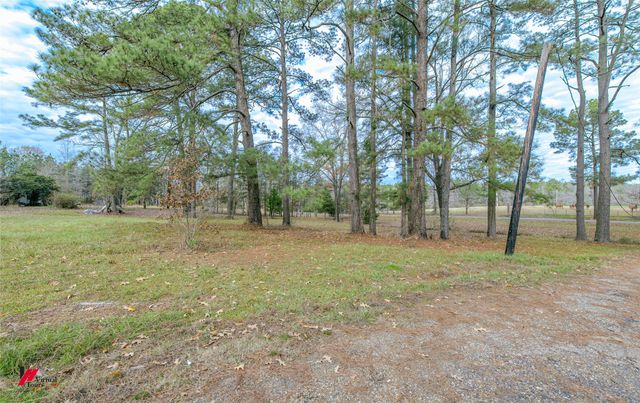 179 Daniel Thomas Road, Springhill, LA 71075