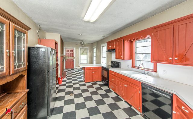 179 Daniel Thomas Road, Springhill, LA 71075