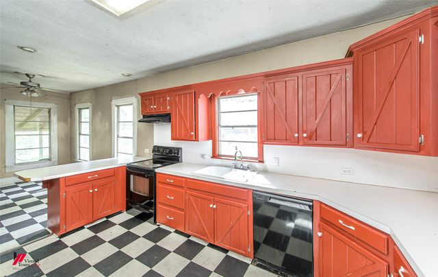 179 Daniel Thomas Road, Springhill, LA 71075