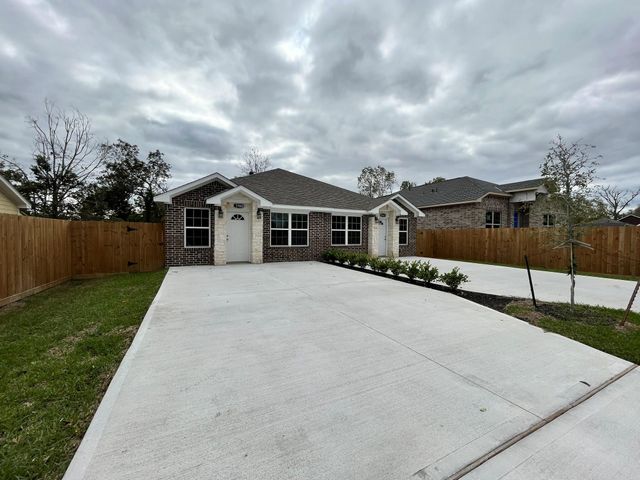 5706 Howell Street B, Houston, TX 77032