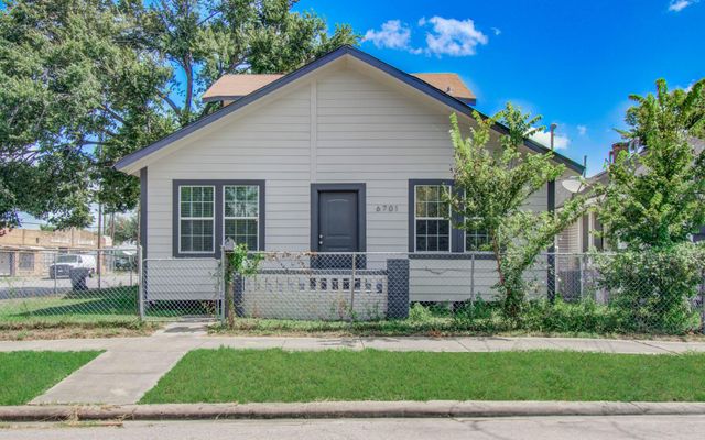 6701 Avenue E, Houston, TX 77011