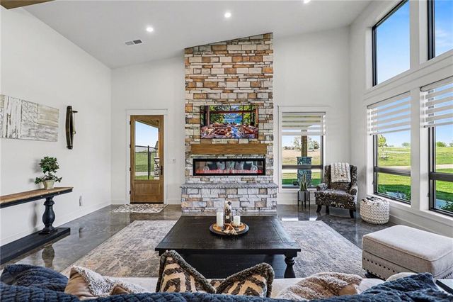 14650 Mount Olivet Road, Smithville, MO 64089