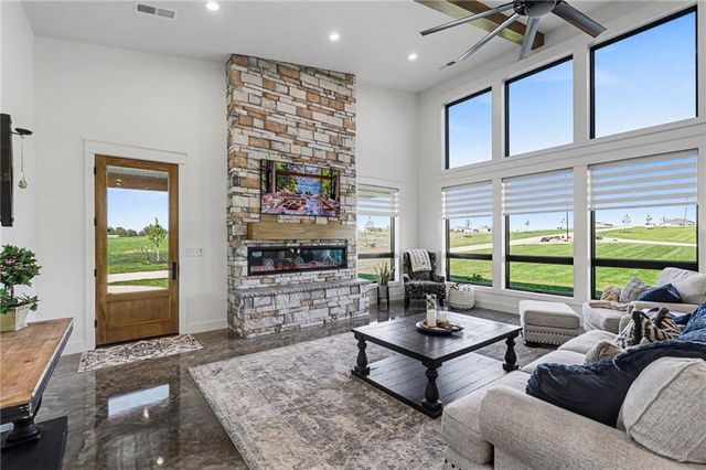 14650 Mount Olivet Road, Smithville, MO 64089