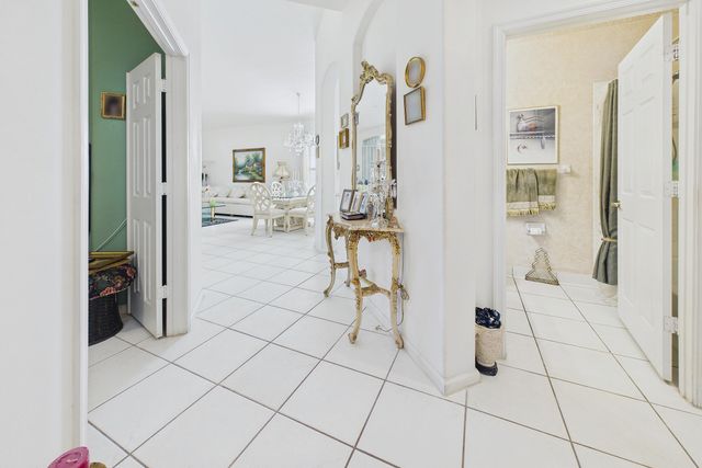7032 Cataluna Circle, Delray Beach, FL 33446
