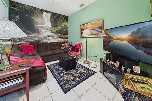 7032 Cataluna Circle, Delray Beach, FL 33446
