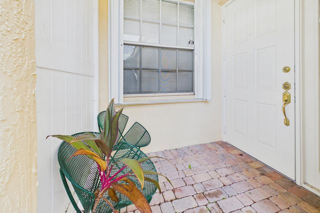 7032 Cataluna Circle, Delray Beach, FL 33446